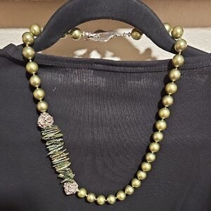 Elegant Green Beaded Necklace